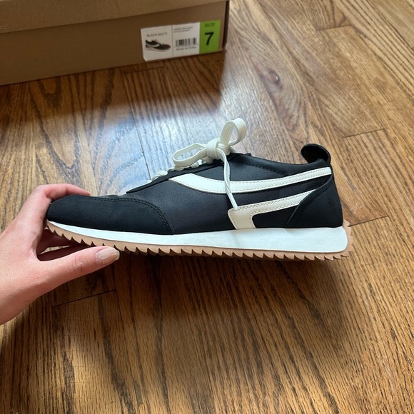 Steve Madden Denney Lace Up Flatform Wedge Sneakers Sporty Black White Shoes S 7 - Picture 4 of 8